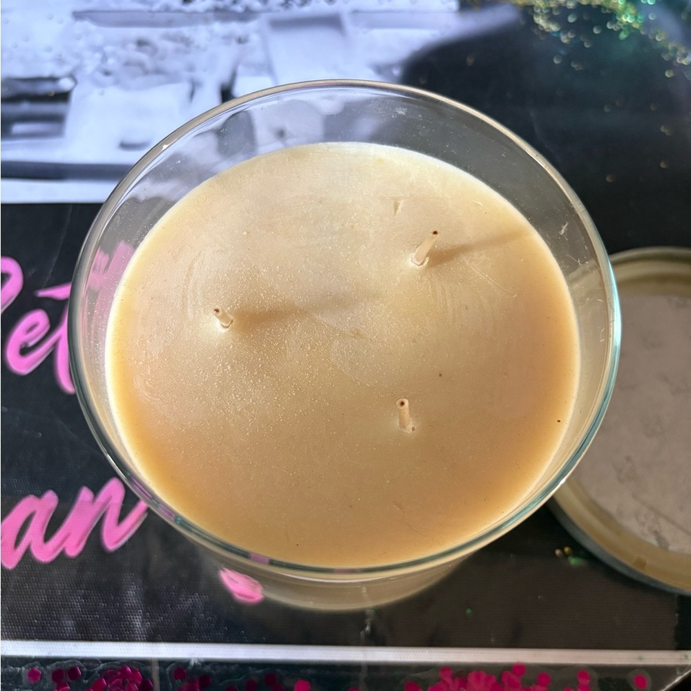 Bath & Body Works Autumn Scented Candle — Beige Wax